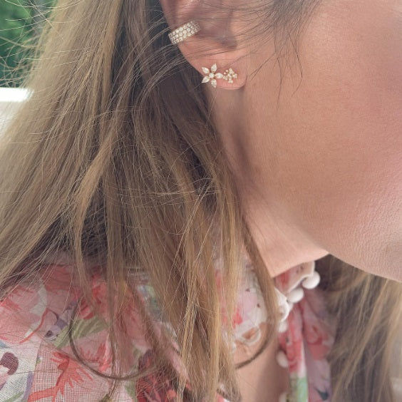 Conscious Flower 18K Gold, Rosegold or Whitegold Studs w. Diamonds