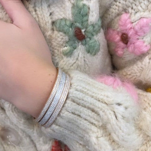 Two Row Parallel 18K Gold, Rosegold or Whitegold Bangle w. Diamonds