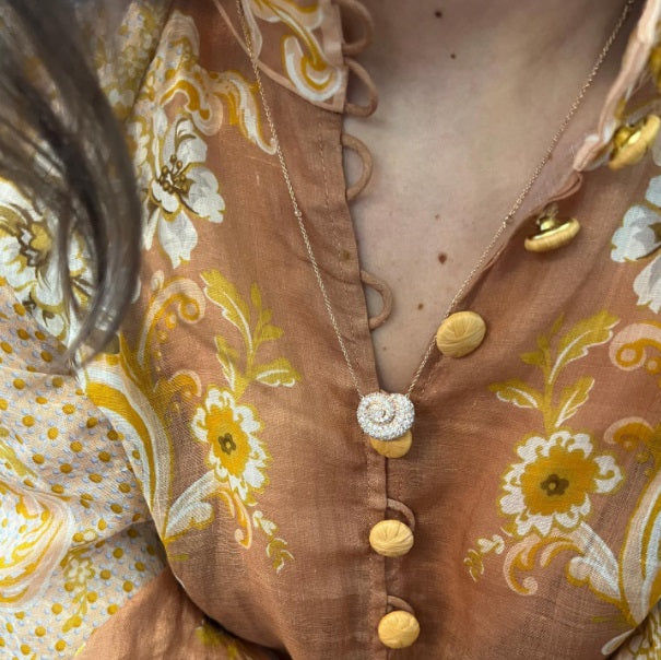 Conch Shell Dream 18K Gold, Rosegold or Whitegold Necklace w. Diamonds