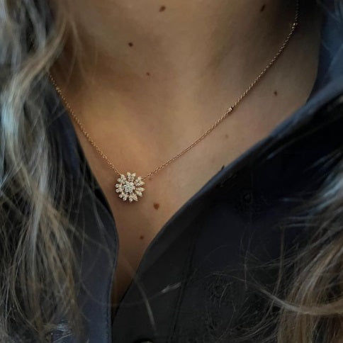 Flower Large 18K Gold, Rosegold or Whitegold Necklace w. Diamonds
