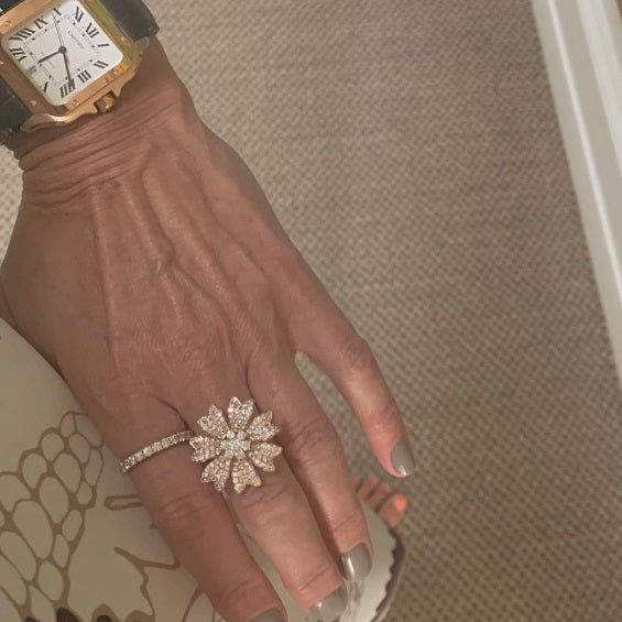Großer Flower Goldring aus 18K, Rosegold- oder Weißgold I Diamanten