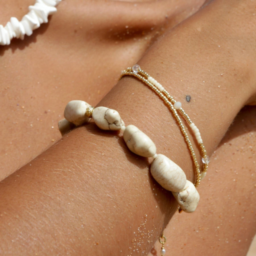 Clemence Gold Plated Bracelet w. Ecru Beads