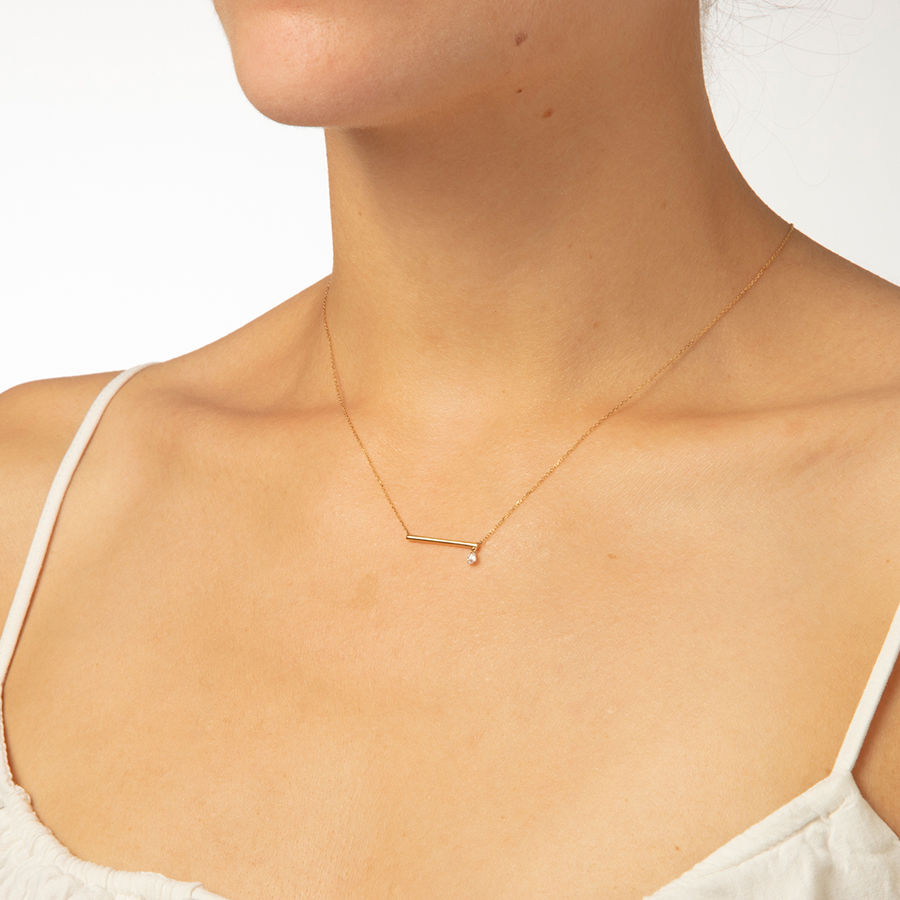 Bar 18K Gold Necklace w. Diamond