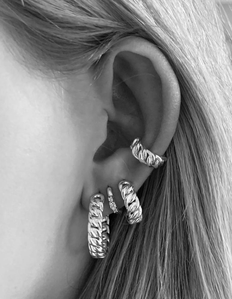Curb Medium Polished Silver Hoops