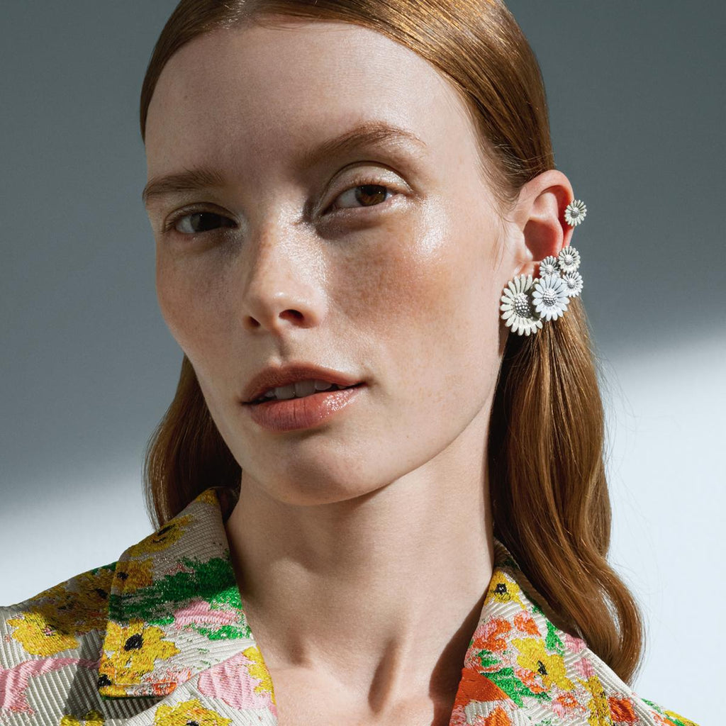 Daisy x Stine Goya Marguerit Stor Sølv & Hvid Ear Cuff