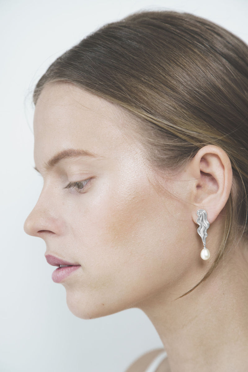 The Empress Silver Earrings w. Pearl