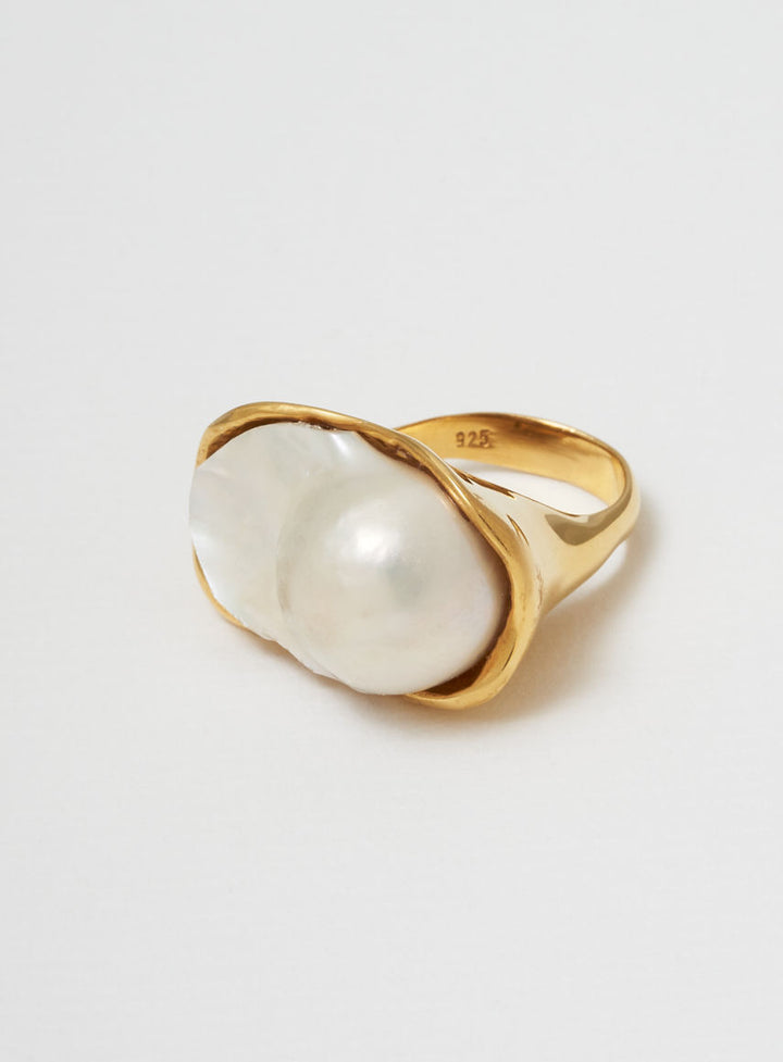 Giant pearl 14K Gold Plated Ring w. Pearl