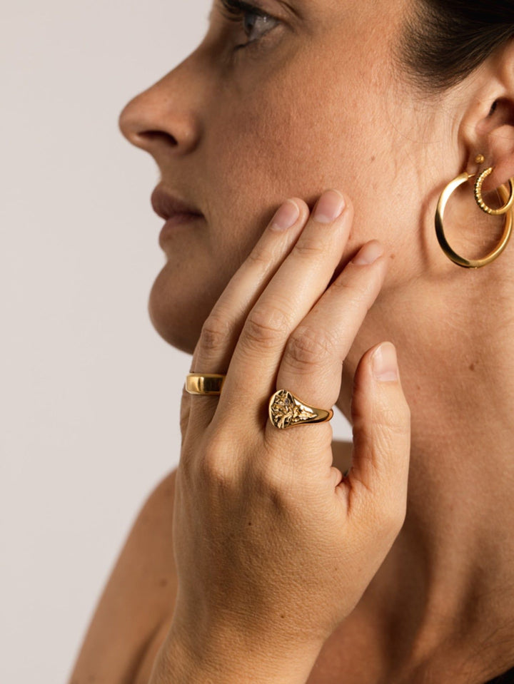 IX Mini Oval Nature Signet 22K Gold Plated w. Zirconia Ring