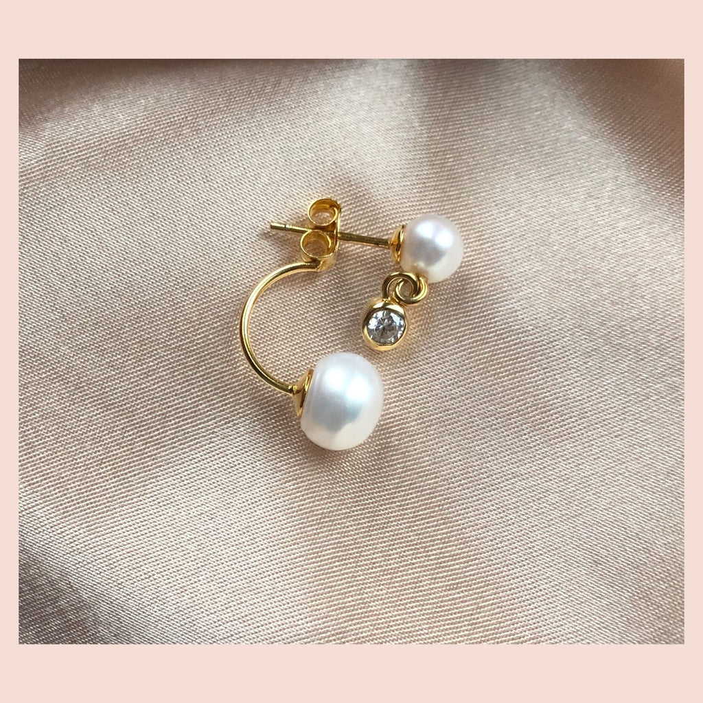Pure Shore 18K Forgyldt Ørestik m. Hvide Perler