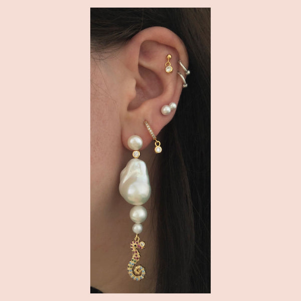 Seahorse 18K Gold Plated Stud w. White Pearls