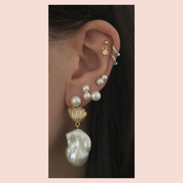 Seashell 18K Gold Plated Stud w. White Pearls