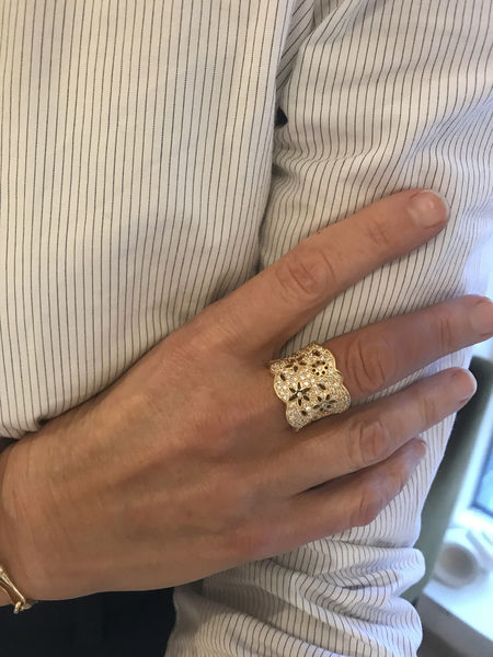 Large Lace Pavé 18K Gold Ring w. Diamonds