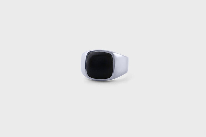 IX Cushion Signet w. Onyx Ring
