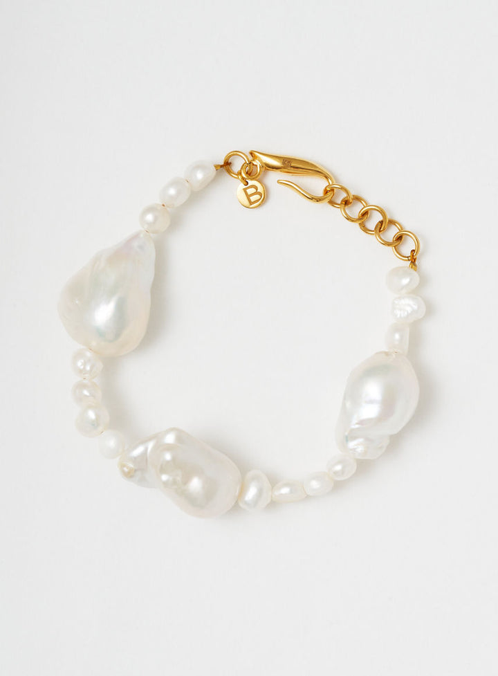 Odd pearl 14K Gold Plated Bracelet w. Pearls