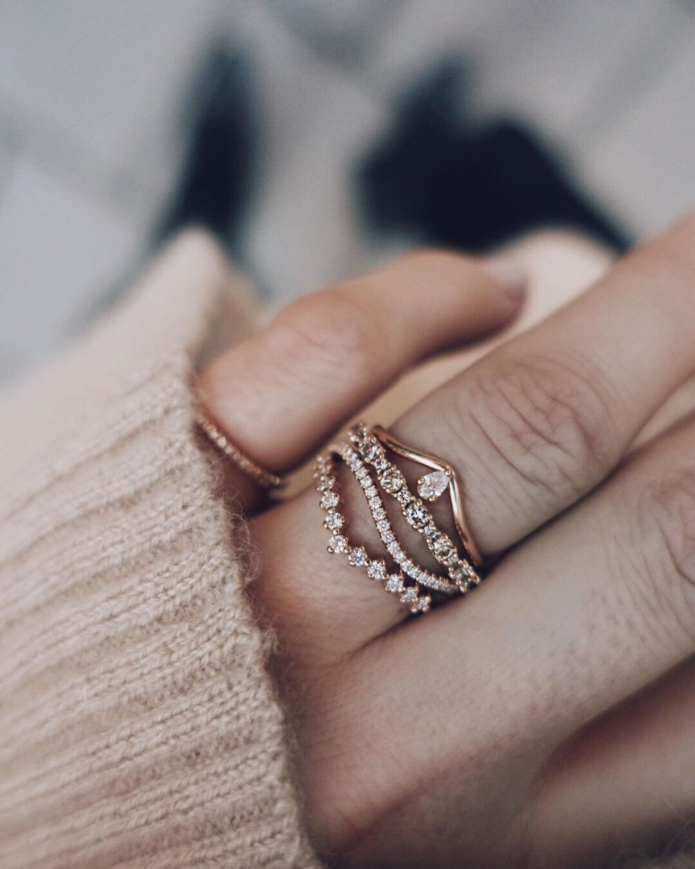 Lily Fallen Drop 18K Guld, Hvidguld eller Rosaguld Ring m. Diamant