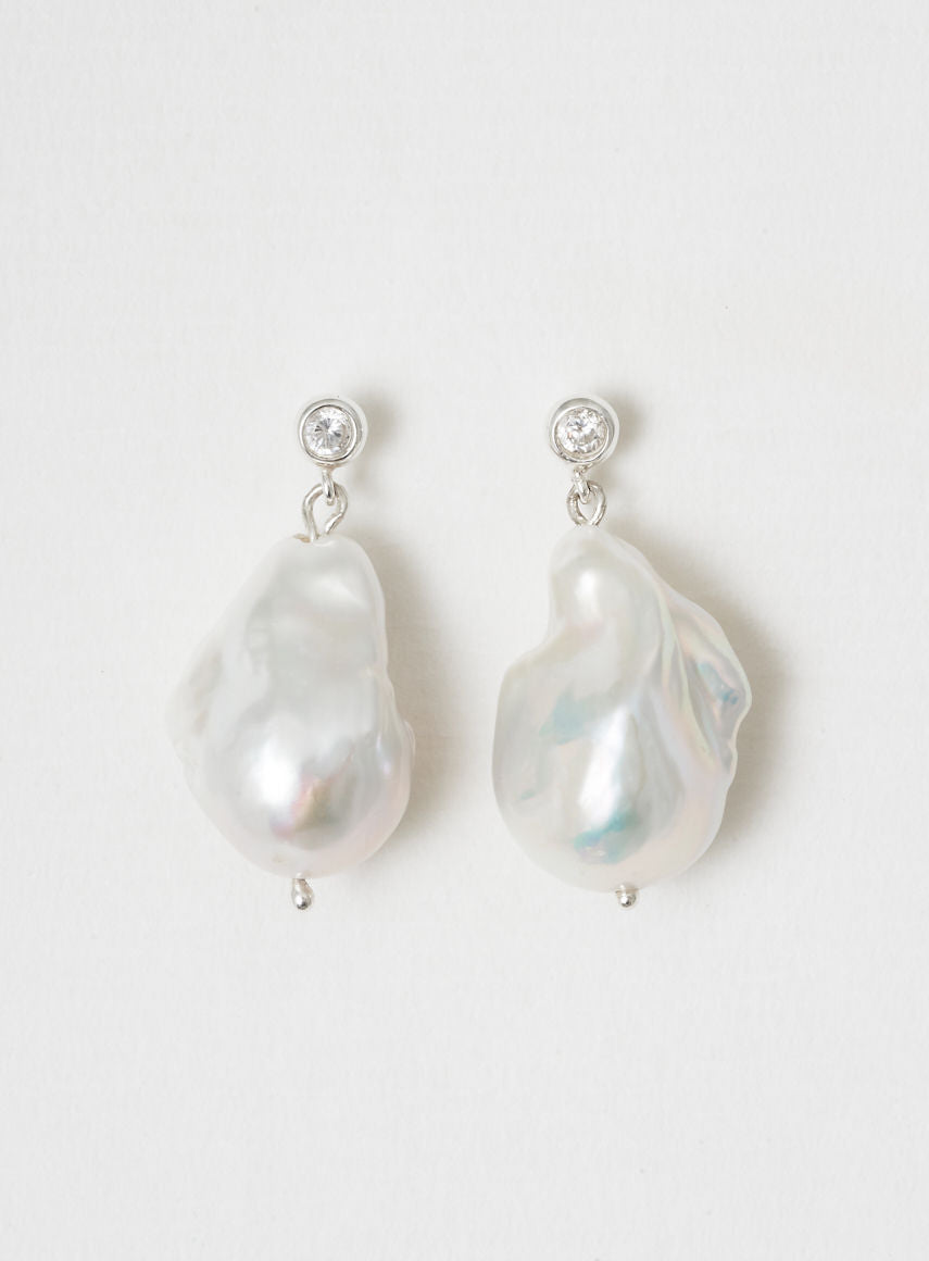 Giant pearl Silver Earrings w. Zirconia & Pearl