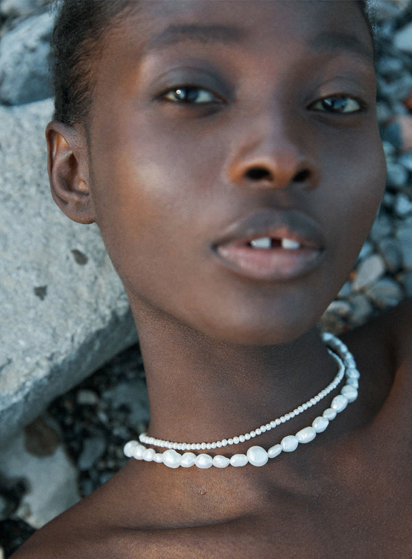 Halskette mit asymetrischen Perlen I 14K Vergoldet I Perle