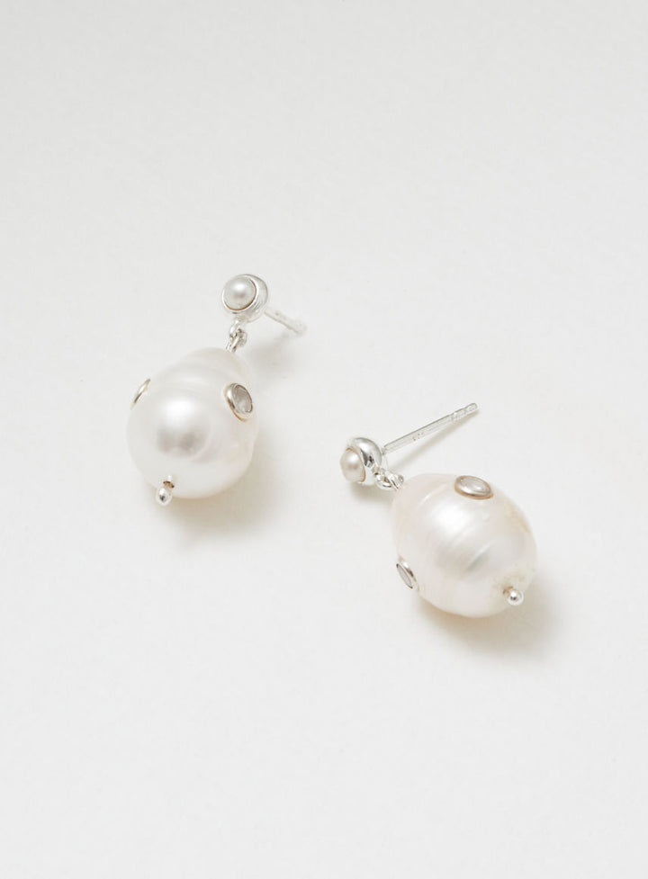 Pearl on pearl Silver Earrings w. Zirconia & Pearl