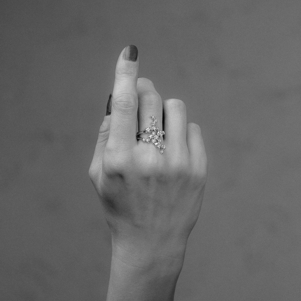 Big Organic Nr 02 18K Gold, Whitegold or Rosegold Ring w. Diamonds