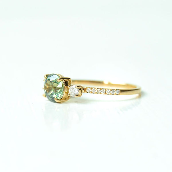 Boho Varna 18K Gold Ring w. Diamonds & Sapphire