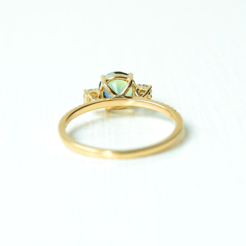 Boho Varna 18K Gold Ring w. Diamonds & Sapphire
