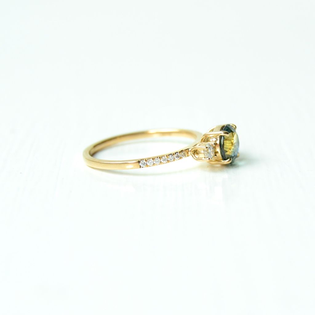 Boho Varna 18K Gold Ring w. Diamonds & Sapphire