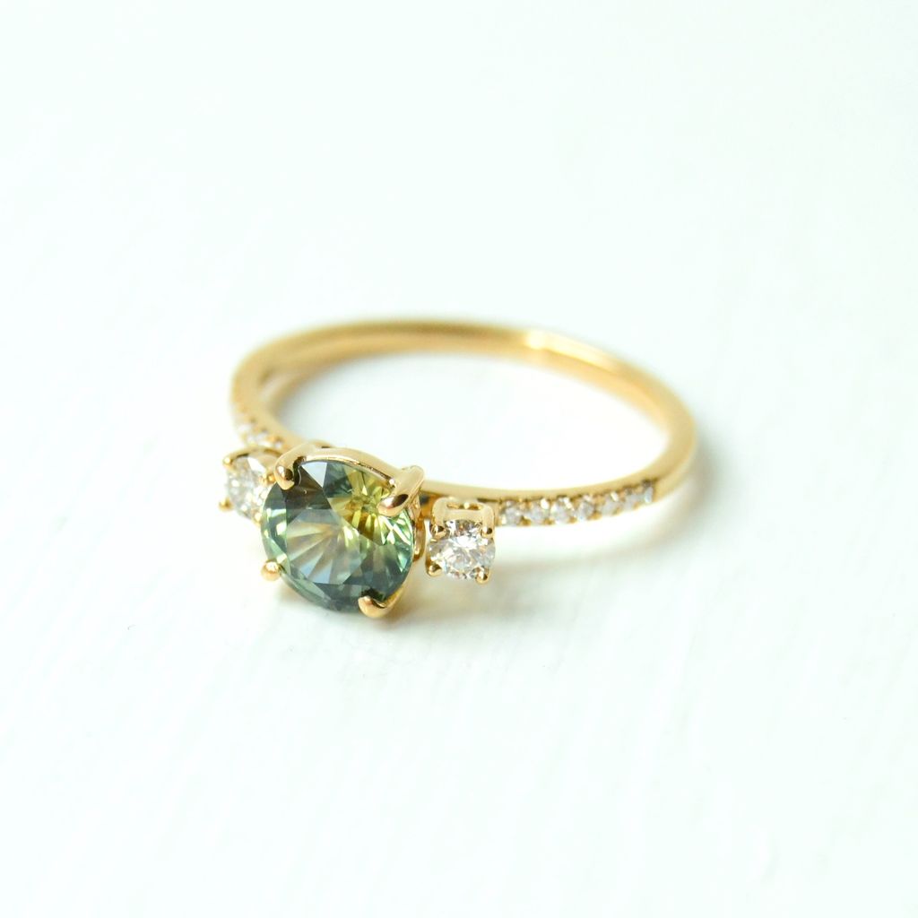 Boho Varna 18K Gold Ring w. Diamonds & Sapphire