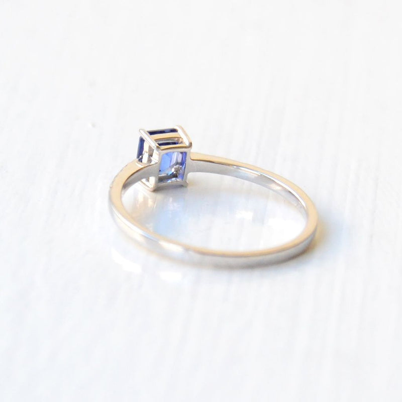 Nil Pata 18K Gold Ring w. Diamonds & Sapphire