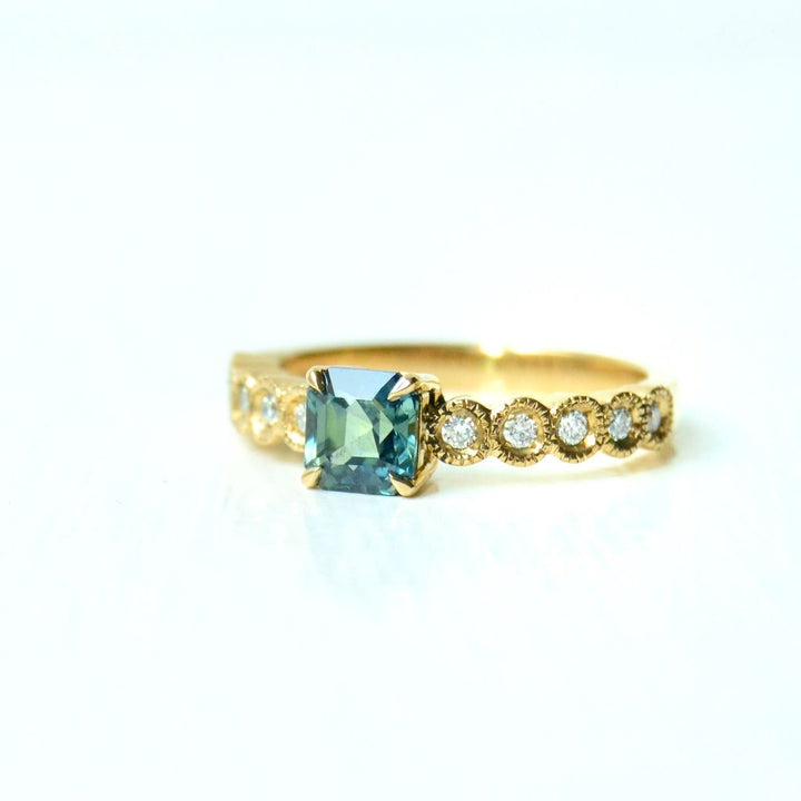 Tanakola 18K Gold Ring w. Sapphire & Diamonds