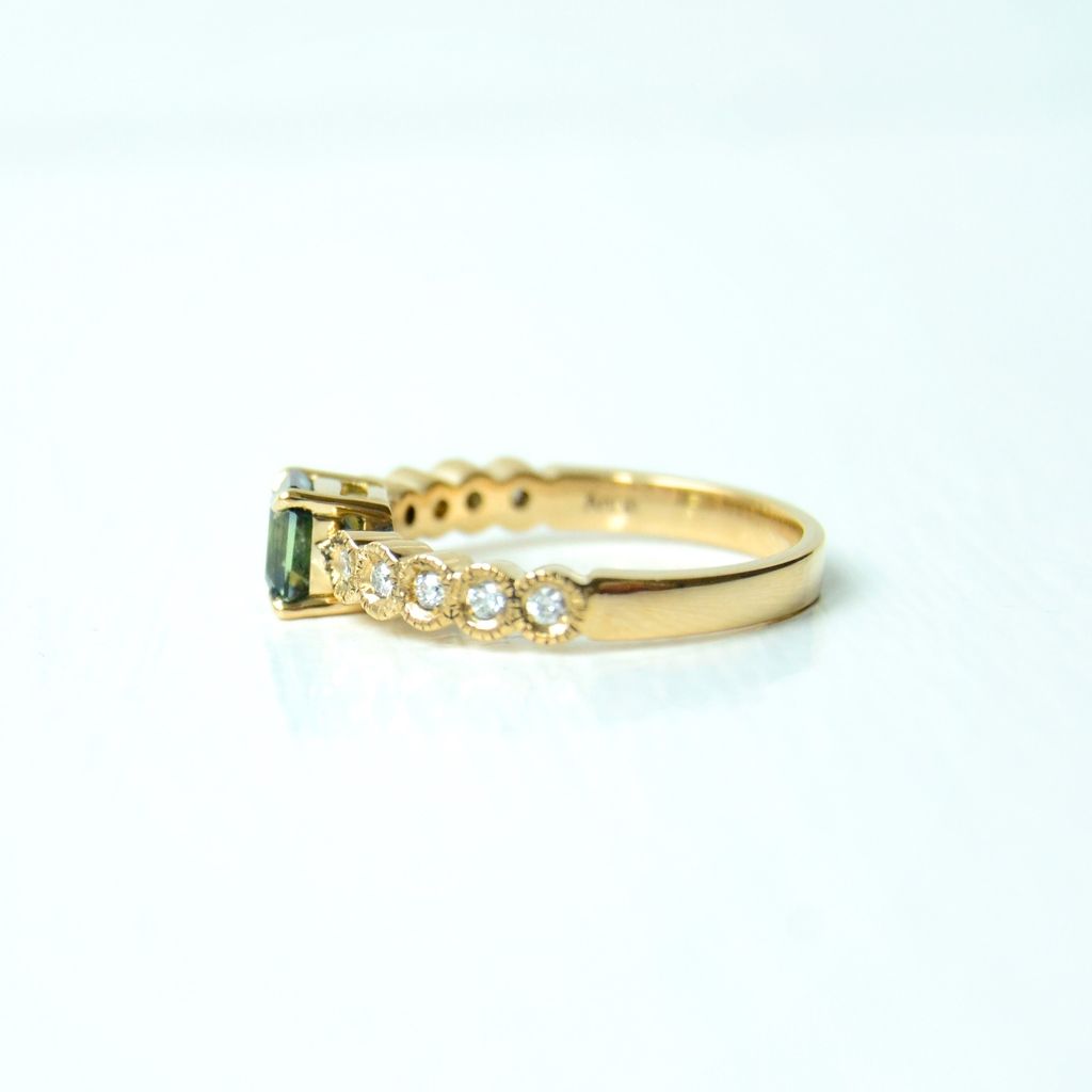 Tanakola 18K Gold Ring w. Sapphire & Diamonds