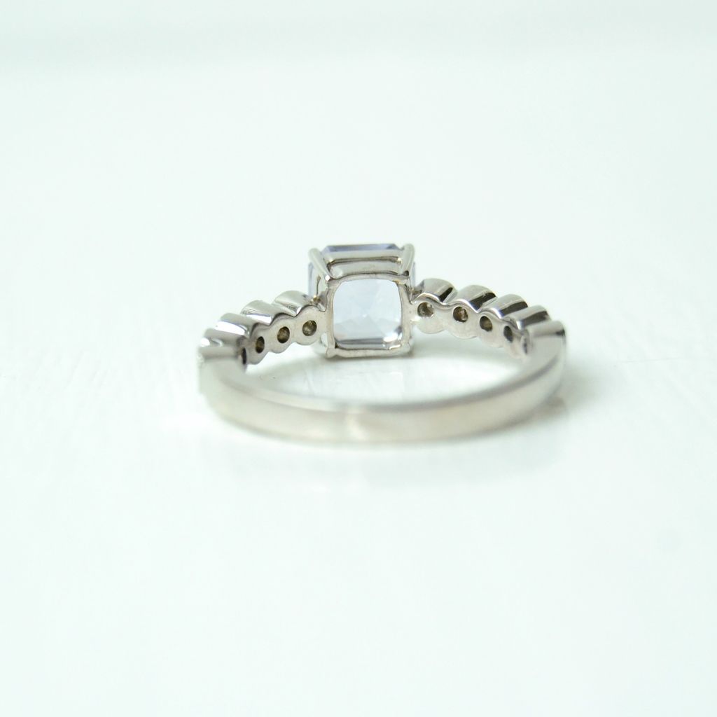 Tanasudu 18K Whitegold Ring w. Sapphire & Diamonds