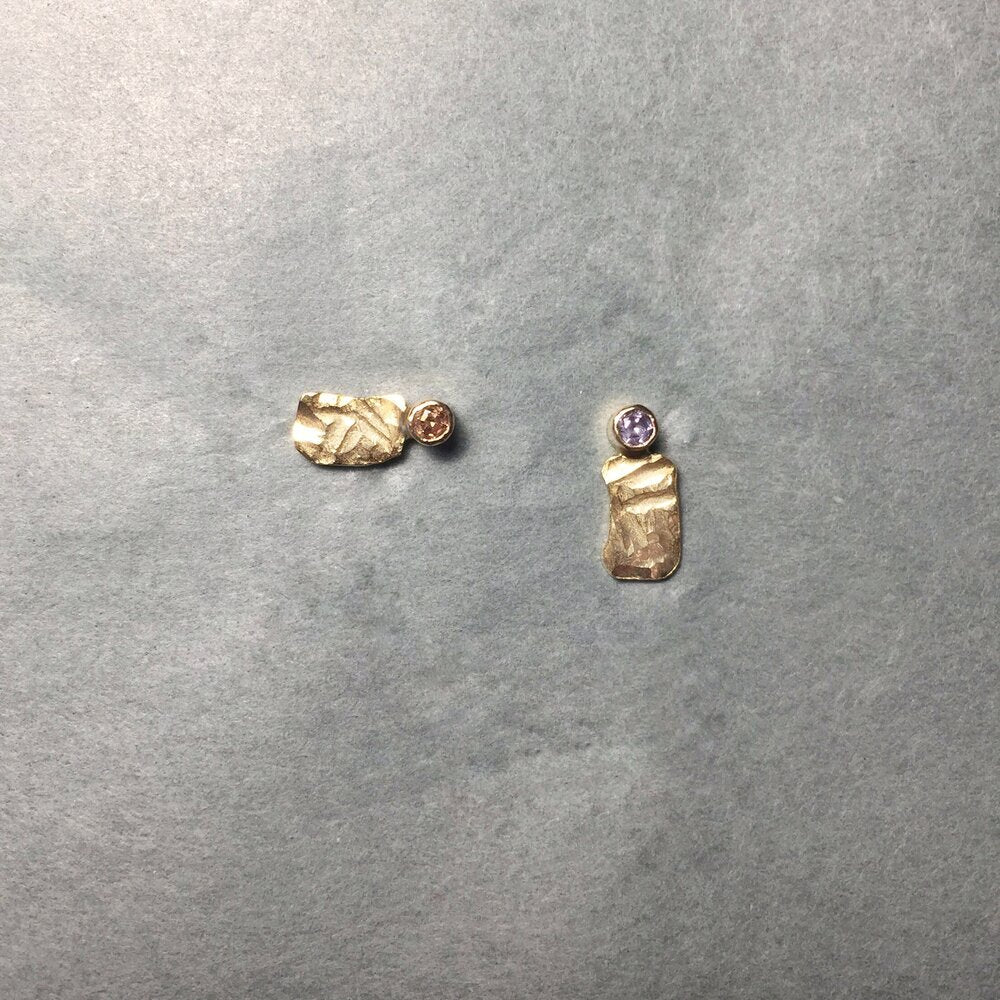 Goldplate 18K Gold Stud w. Sapphire