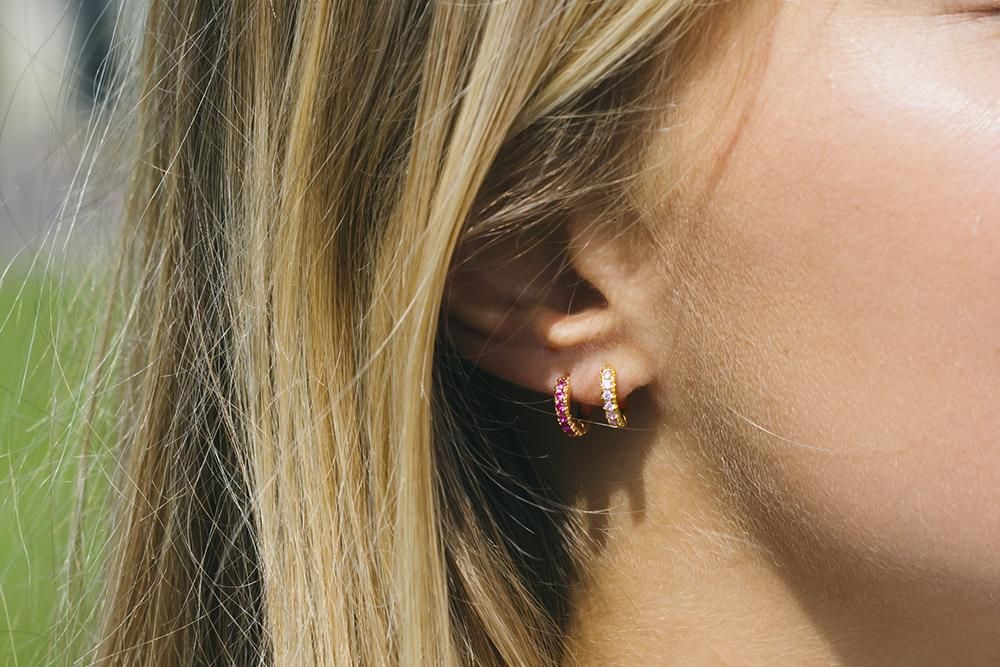 Ellera Gold Plated Hoops w. Red Zirconias 11 mm