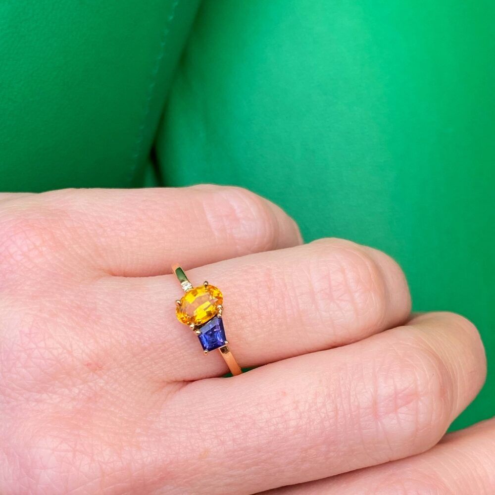 Varnaya Dodam 18K Gold Ring w. Diamonds & Sapphires