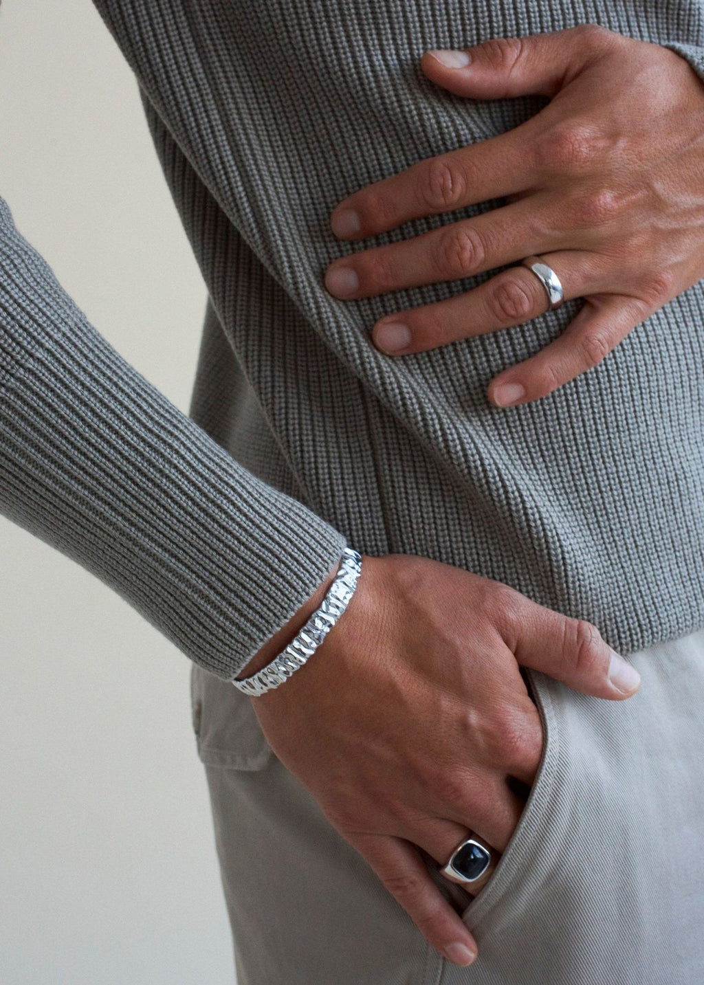 IX Cushion Signet Silver Ring w. Hawks Eye Ring