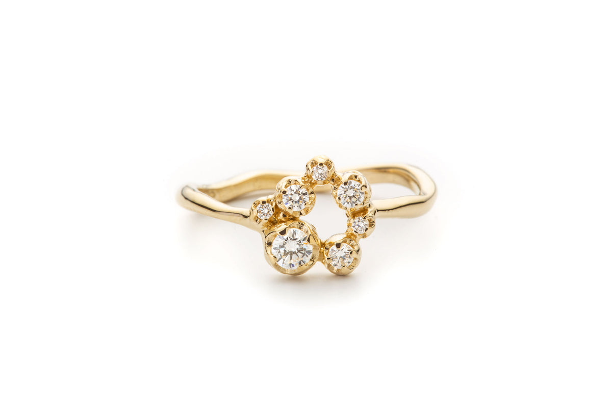 Small Circle Nr. 01 18K Gold, Whitegold or Rosegold Ring w. Diamonds