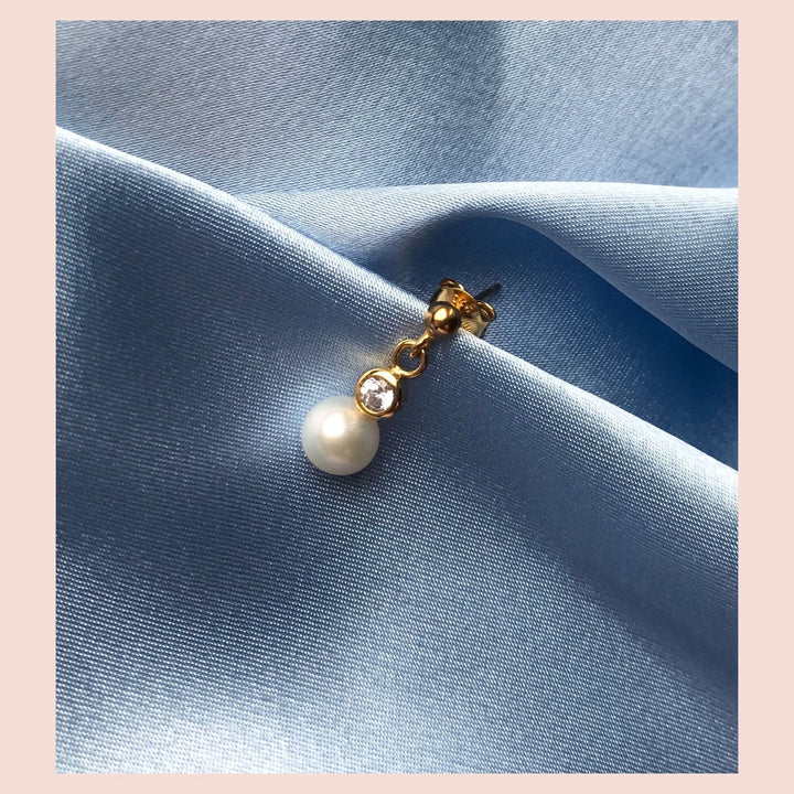 Bubble 18K Gold Plated Stud w. White Pearls